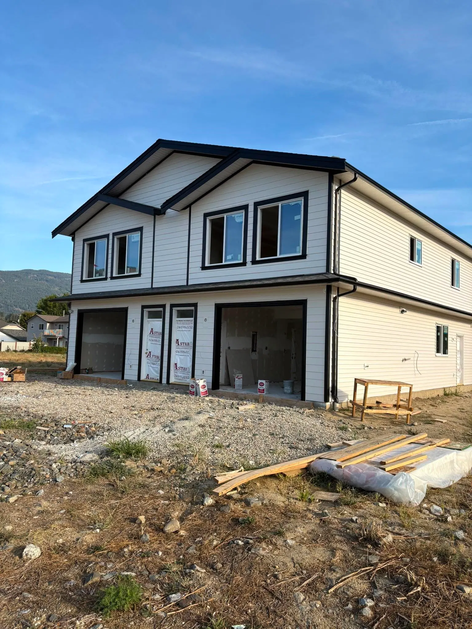Photo 3 of 3 at B – 2020 Viewmount Court
