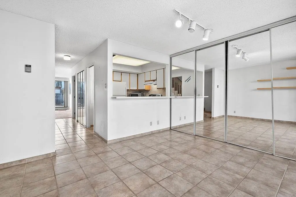 Photo 4 of 28 at 1465 Clyde Avenue