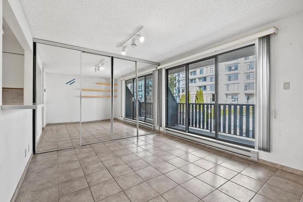 Photo 5 of 28 at 1465 Clyde Avenue