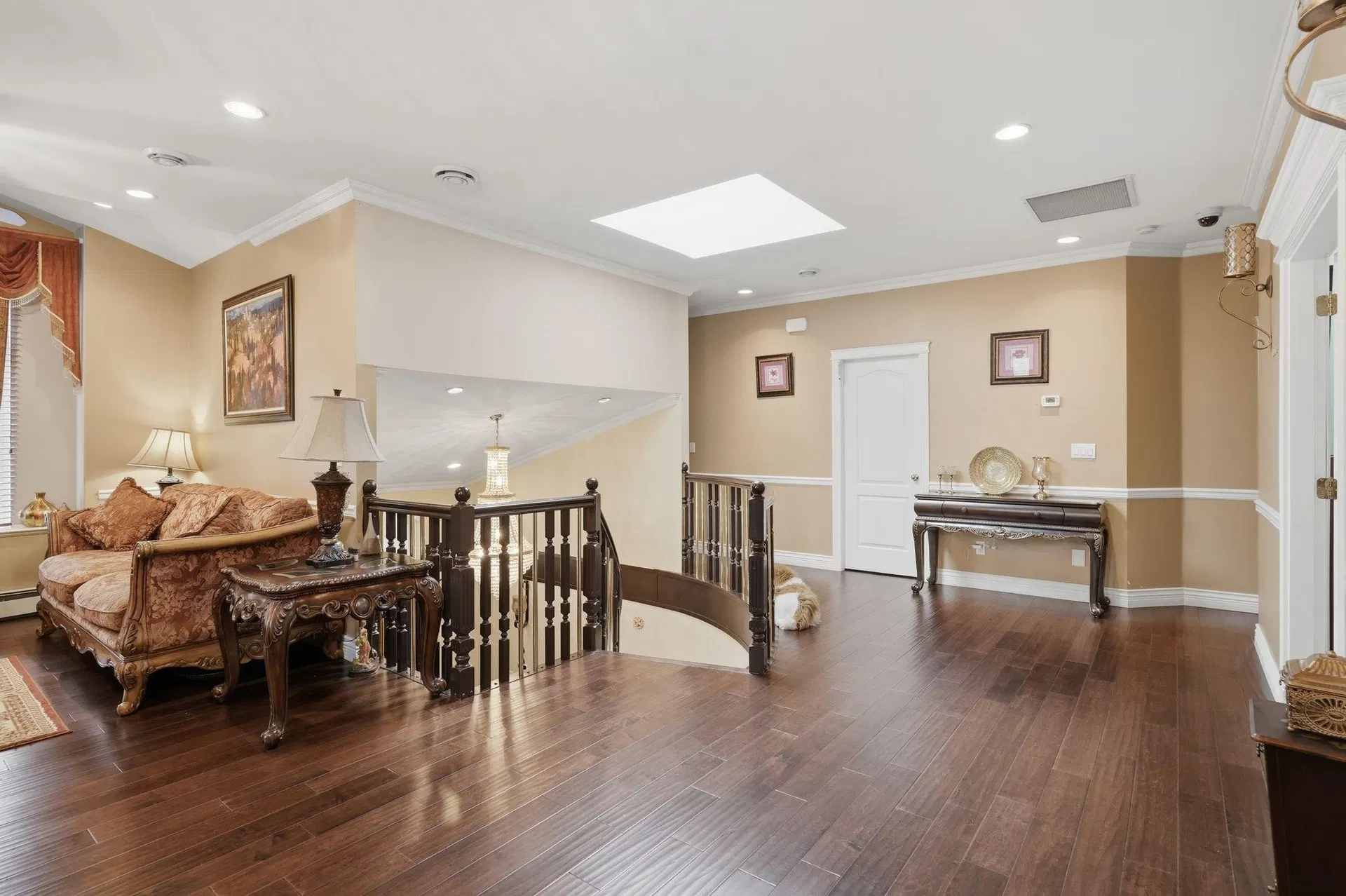 Photo 4 of 31 at 7836 127 Street
