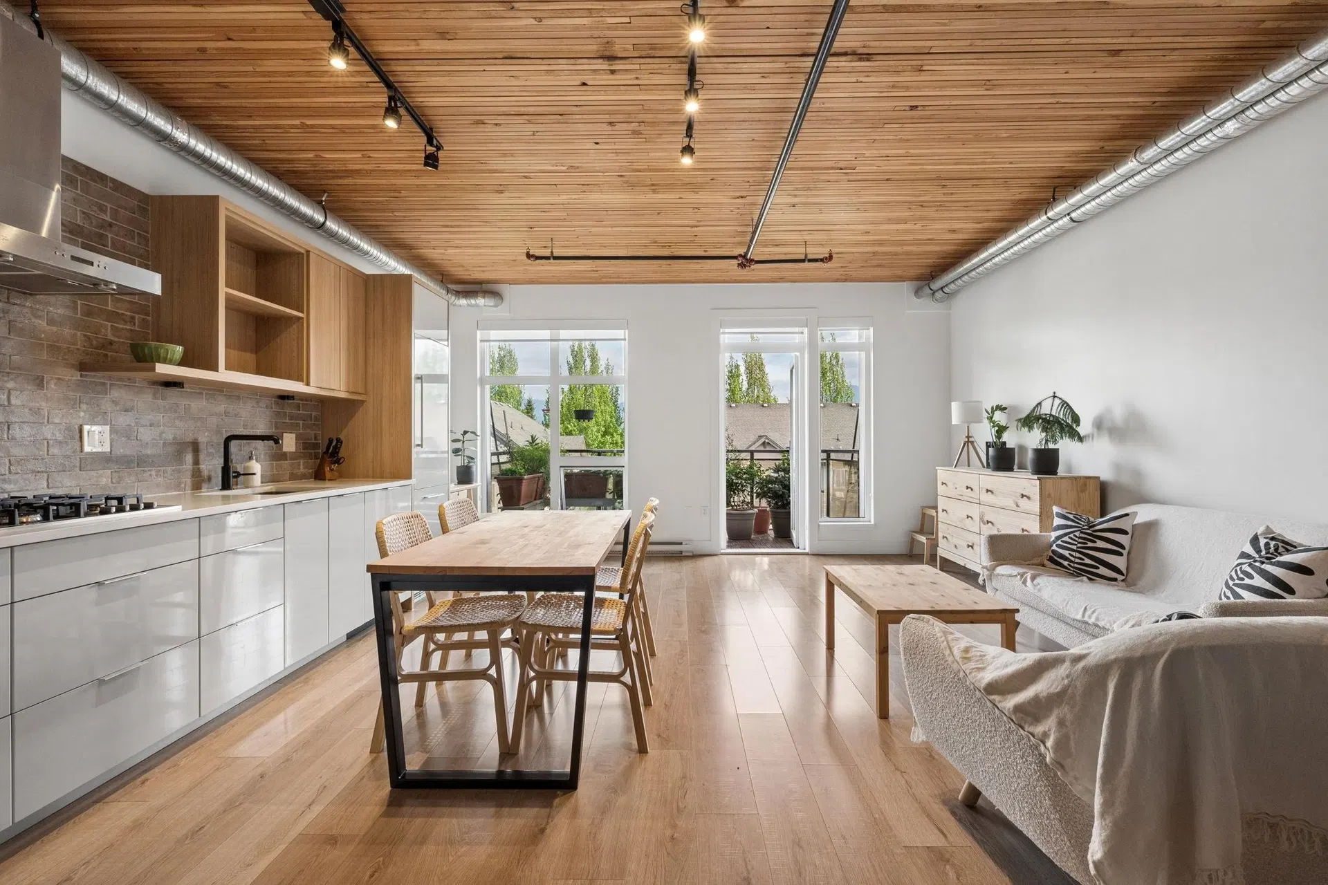 Photo 2 of 14 at #305 – 4223 Hastings Street