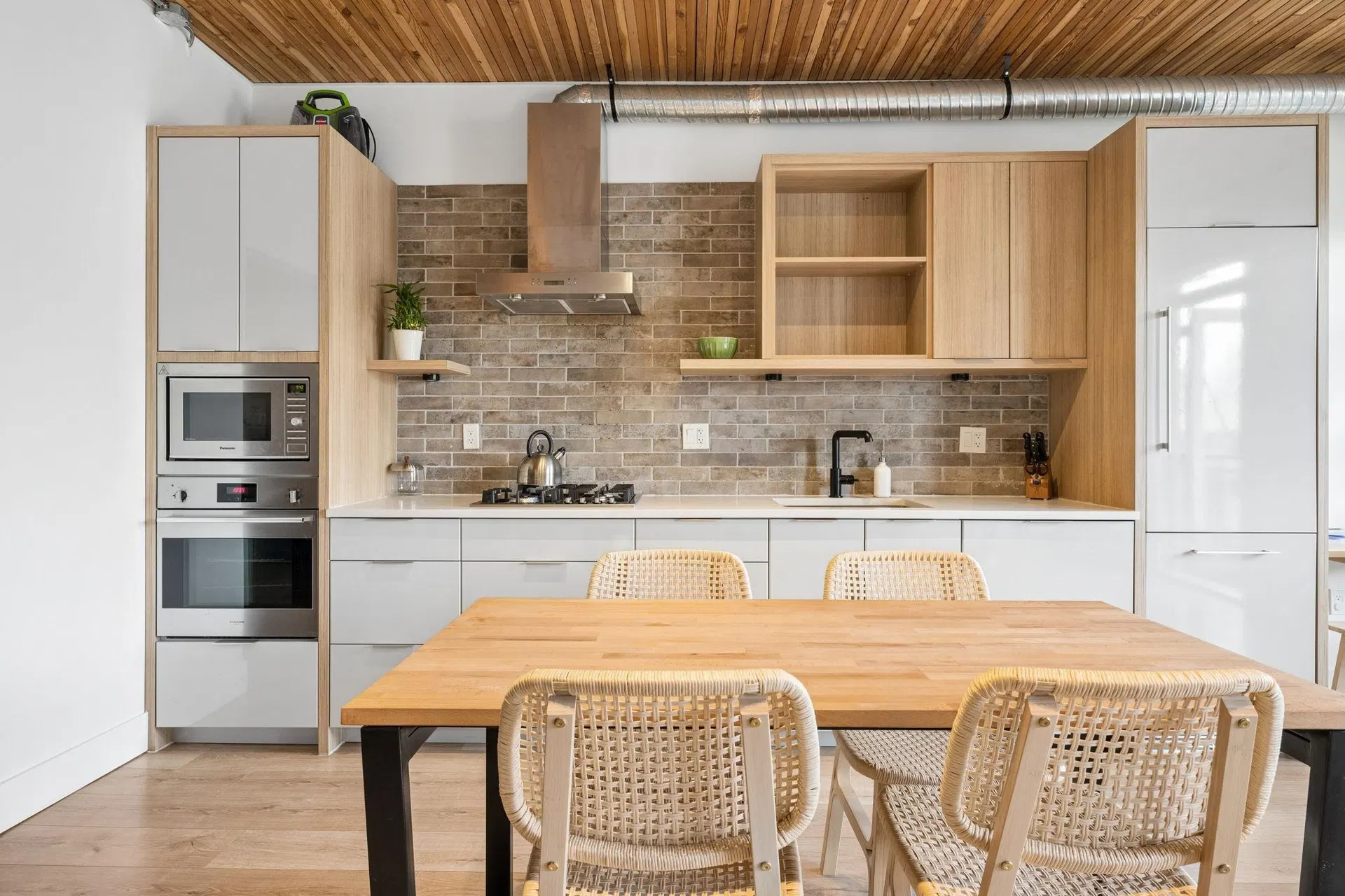 Photo 5 of 14 at #305 – 4223 Hastings Street