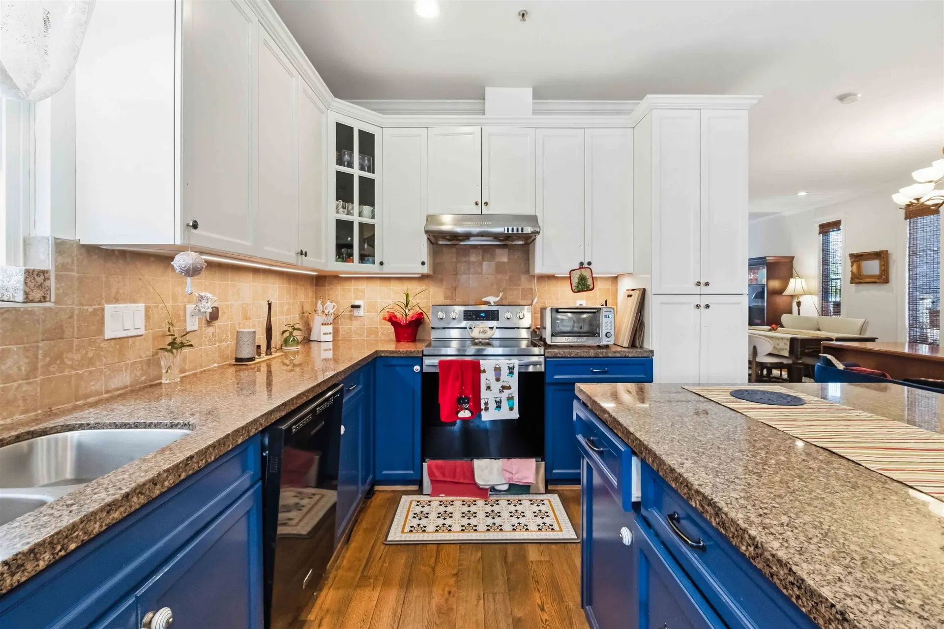 Photo 5 of 14 at 15544 Russell Avenue