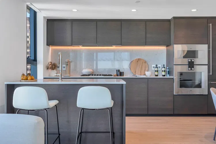 Photo 4 of 17 at #1202 – 1482 Robson Street