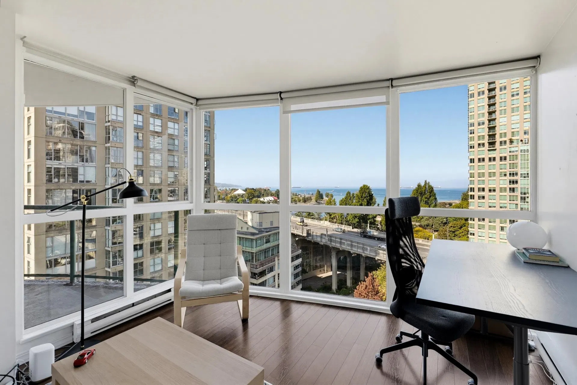 Photo 3 of 39 at #1401 – 907 Beach Avenue