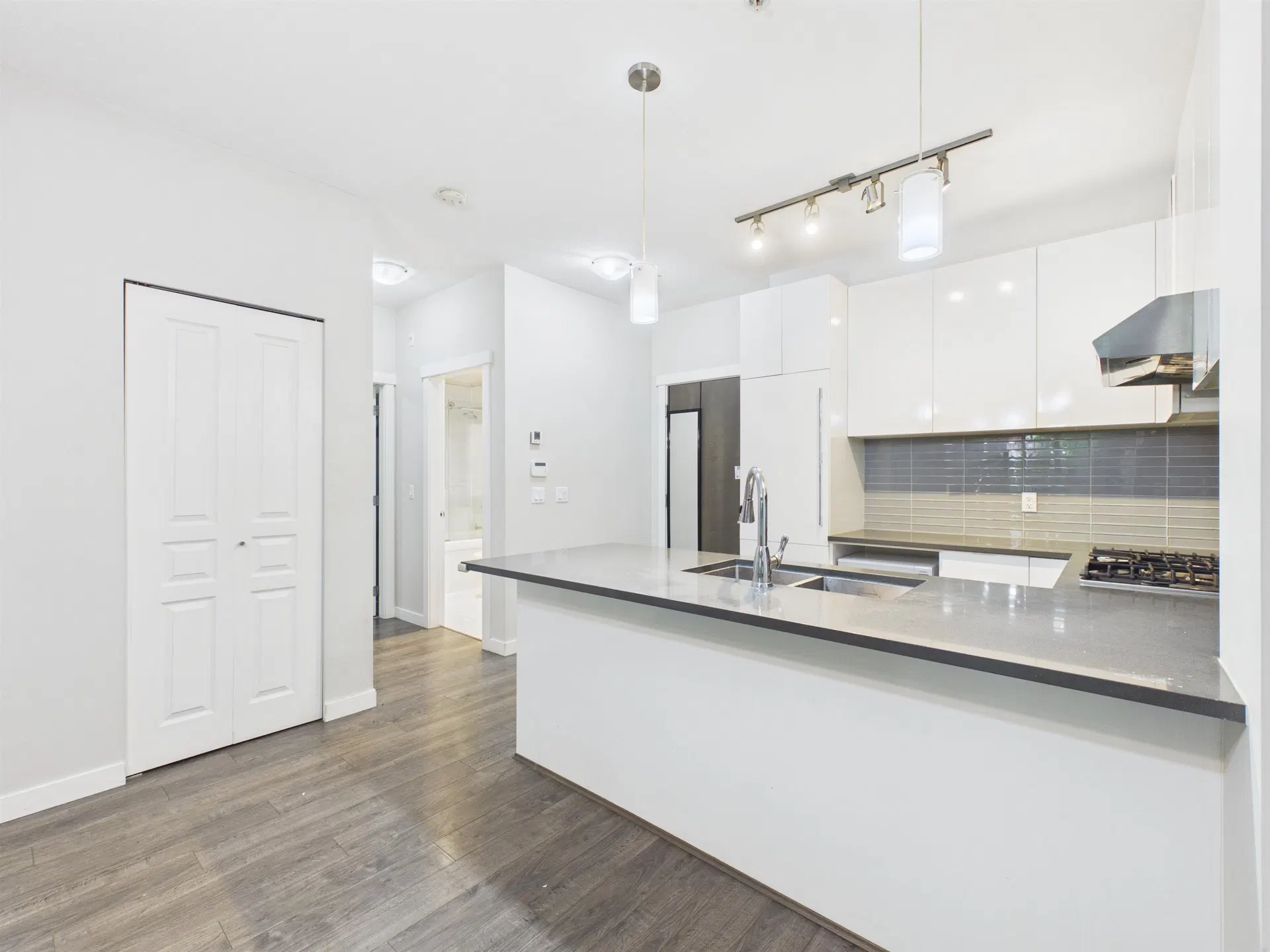 Photo 4 of 31 at #118 – 9399 Alexandra Road