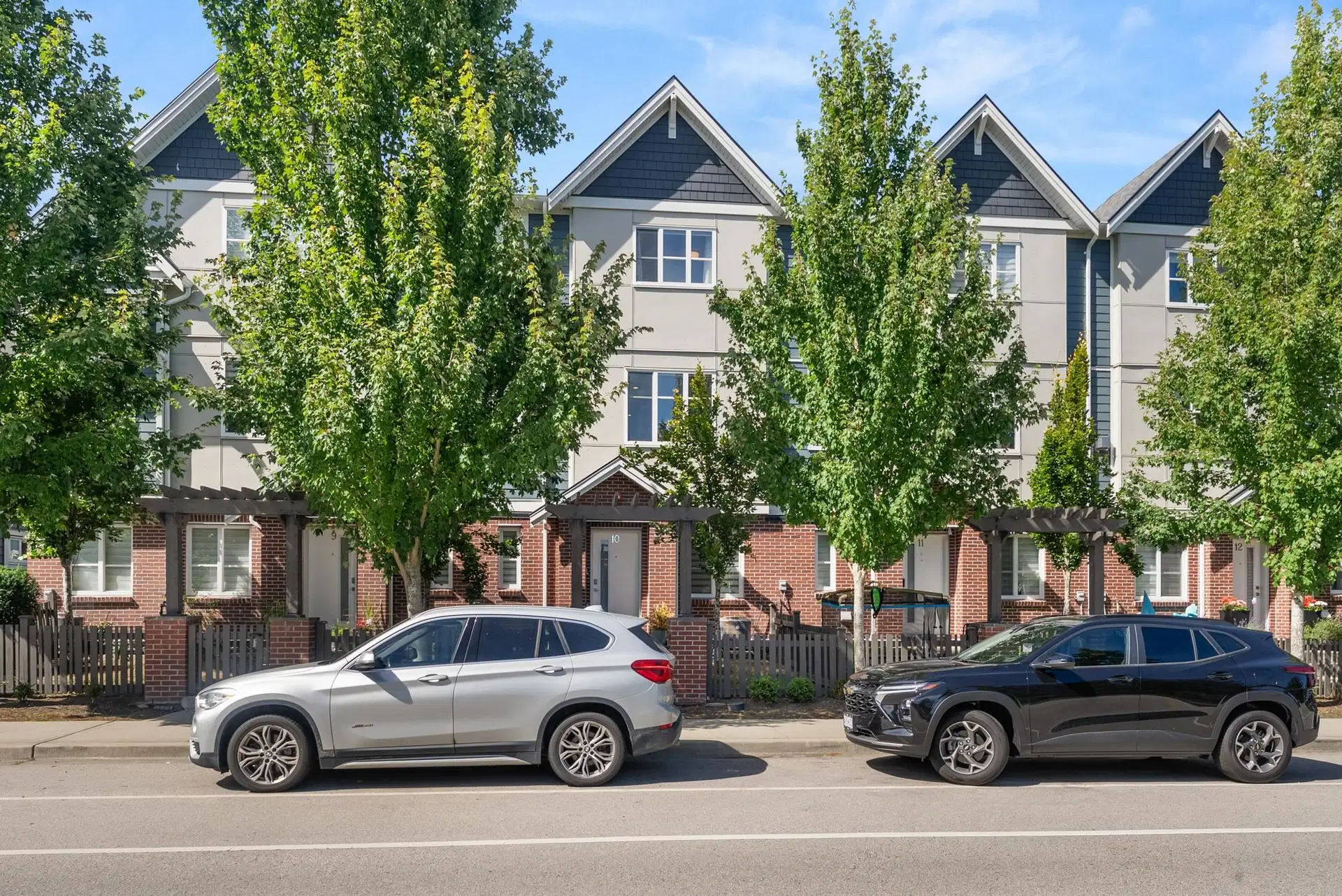#10 – 5377 8a Avenue