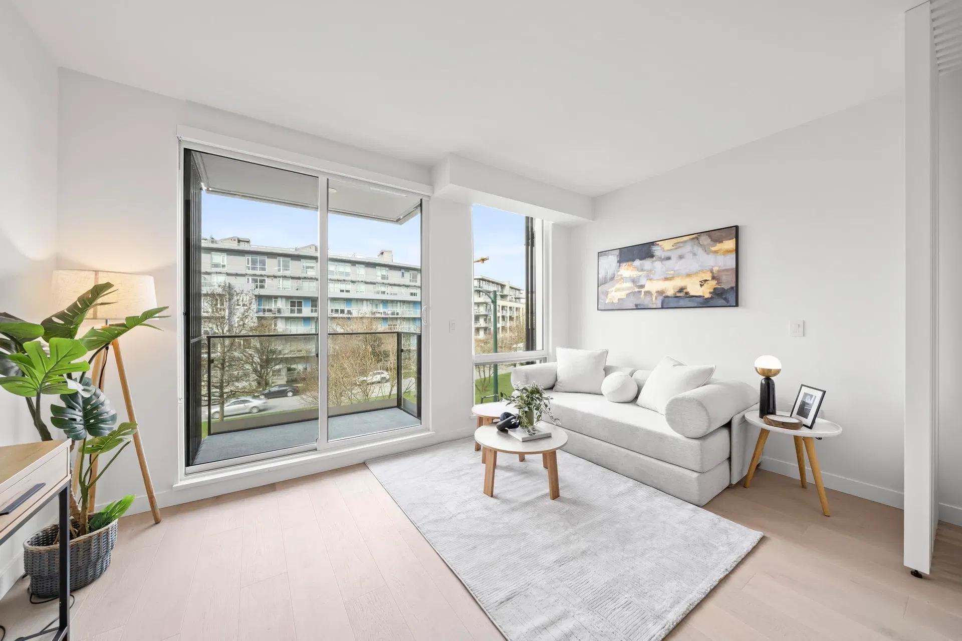 #307 – 5212 Cambie Street
