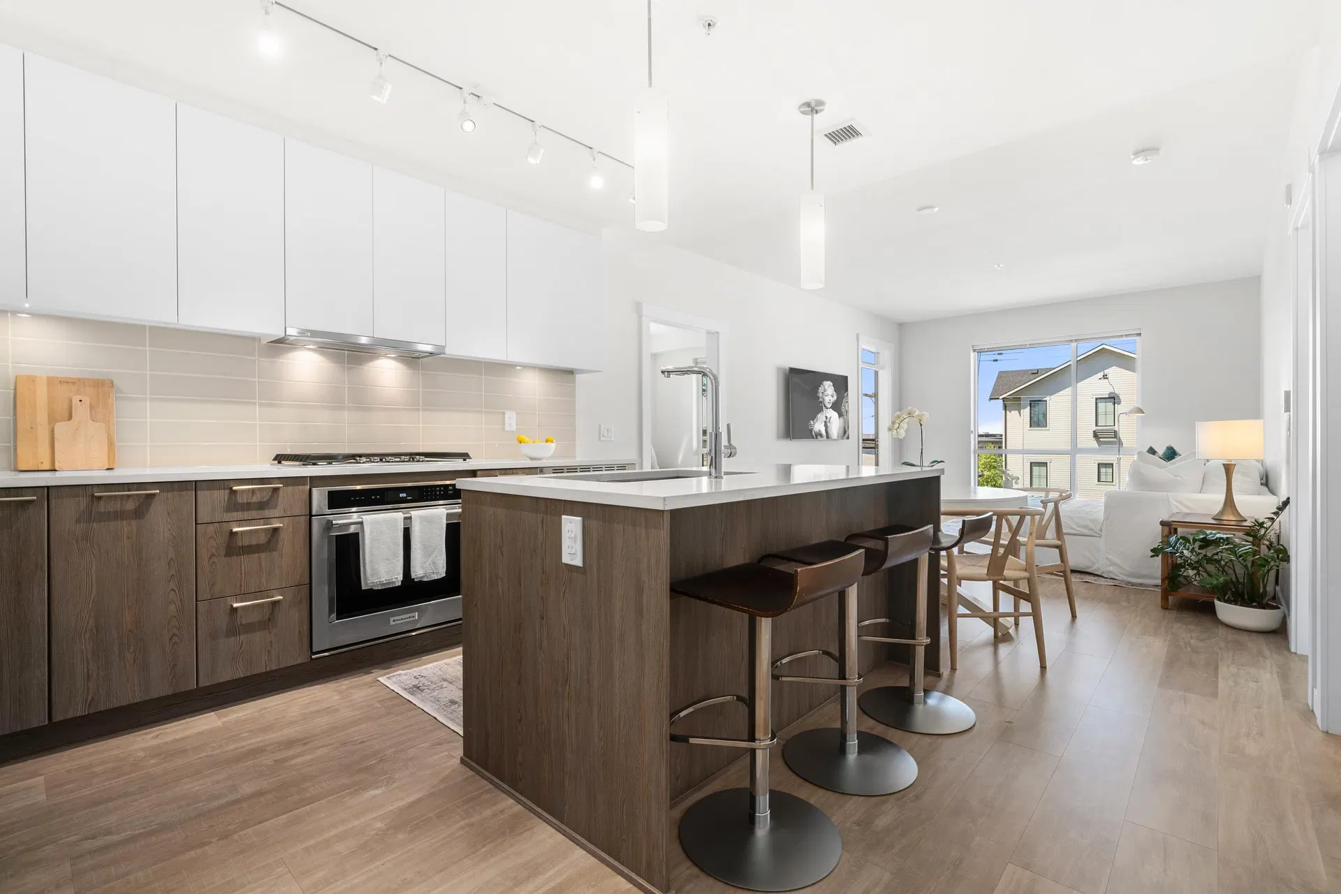 Photo 4 of 34 at #205 – 615 E 3rd Street