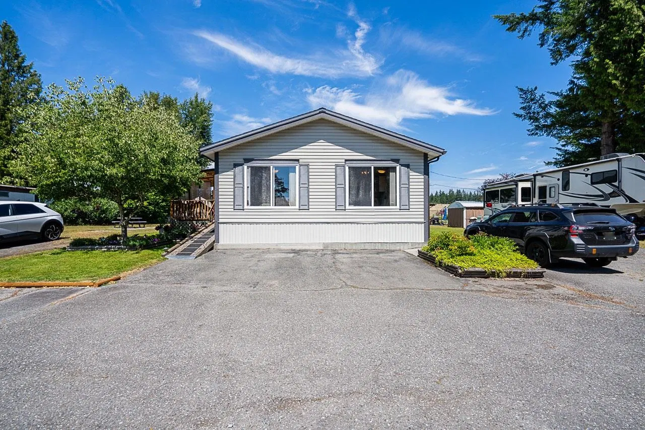 Photo 1 of 39 at #14 – 23141 72 Avenue