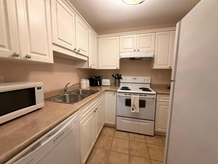 Photo 3 of 9 at #302 – 33598 George Ferguson Way