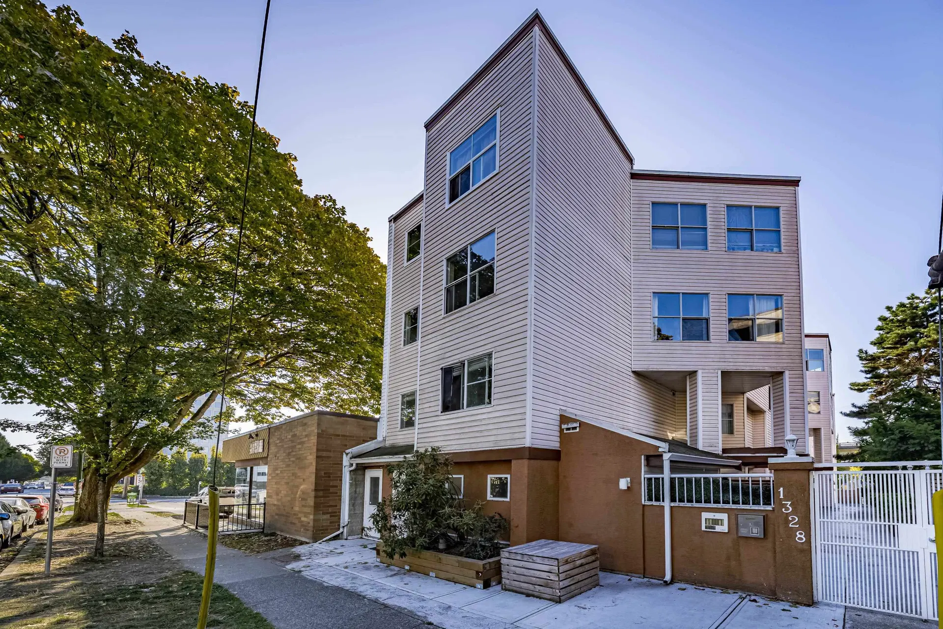 #1 – 1328 W 73rd Avenue