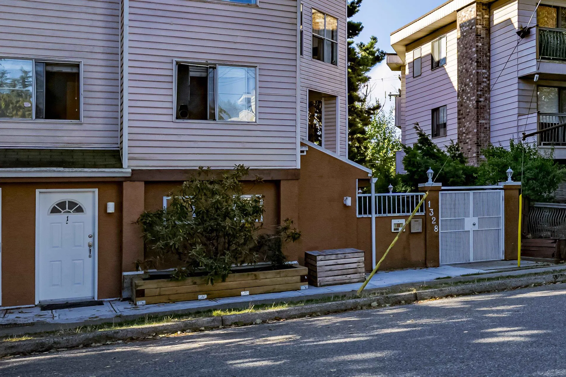 Photo 3 of 33 at #1 – 1328 W 73rd Avenue