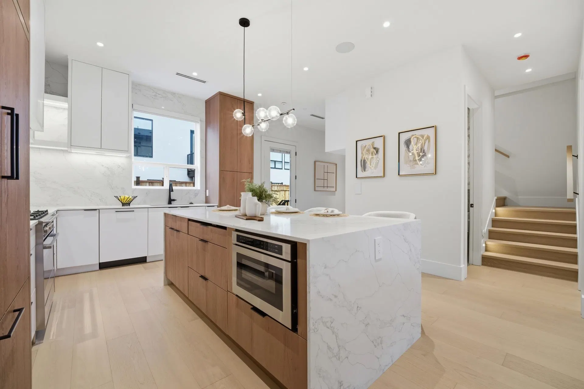 Photo 5 of 27 at #4 – 6070 Elgin Avenue