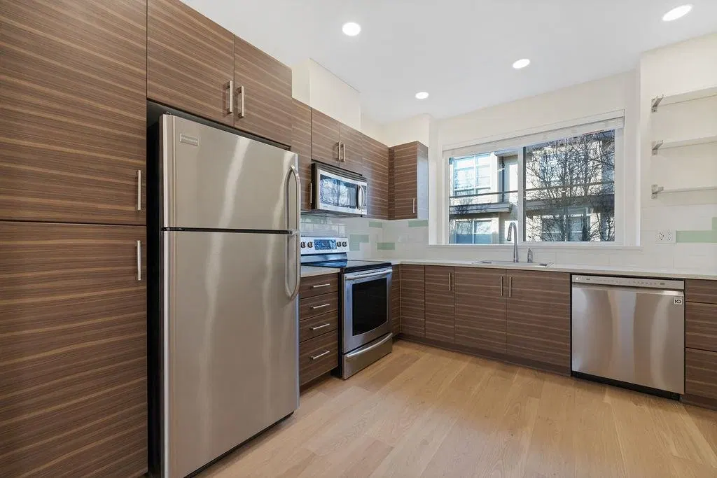 Photo 5 of 37 at #39 – 19477 72a Avenue
