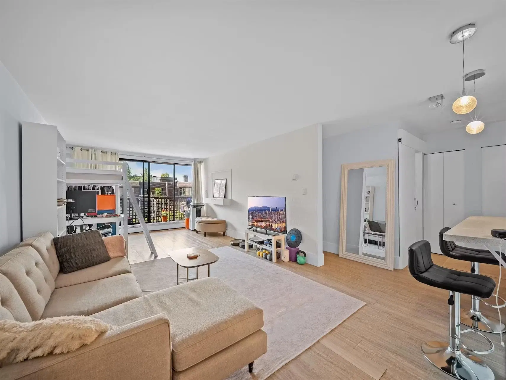 Photo 5 of 28 at #210 – 141 W 13th Street