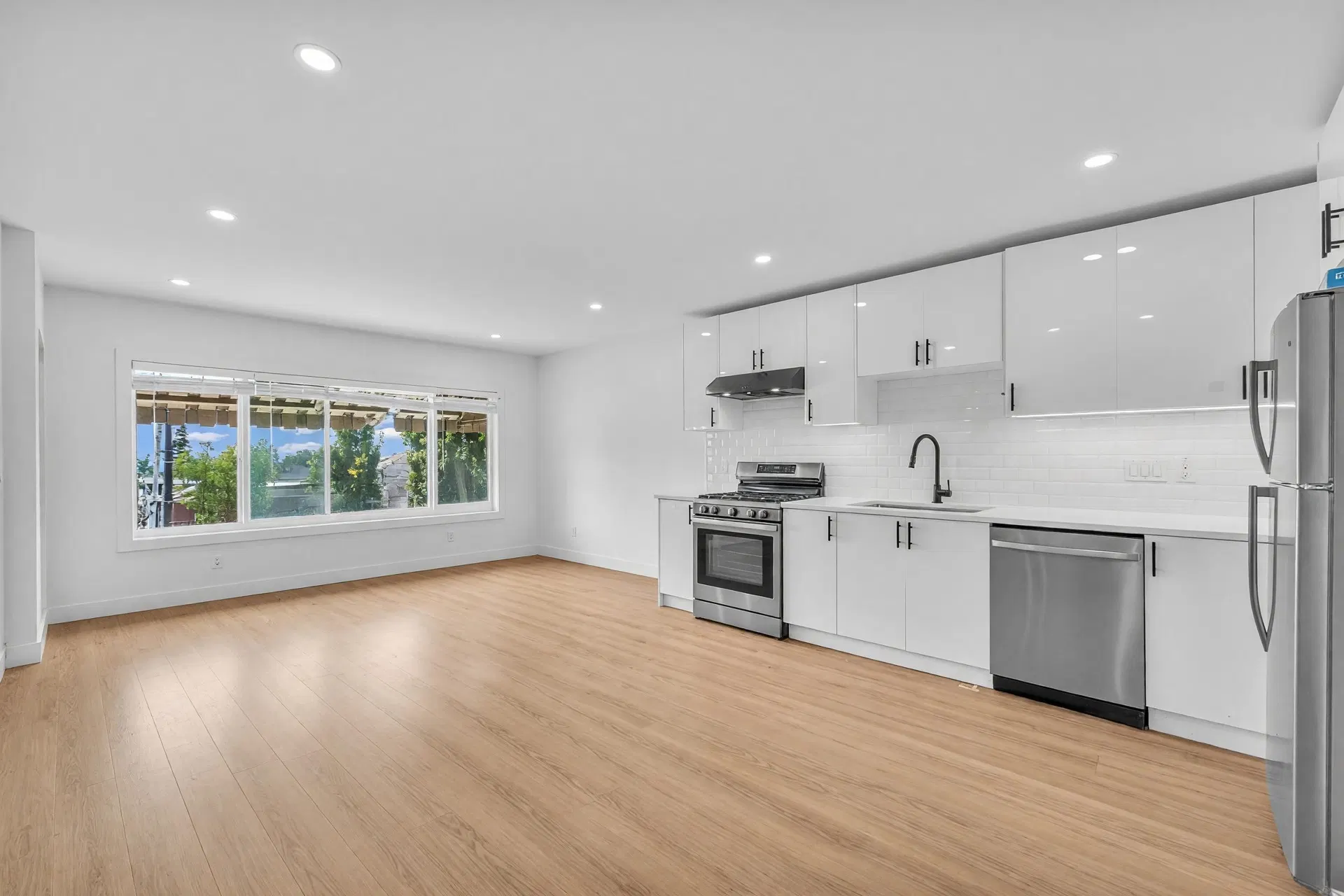 Photo 1 of 17 at 425 E 57th Avenue