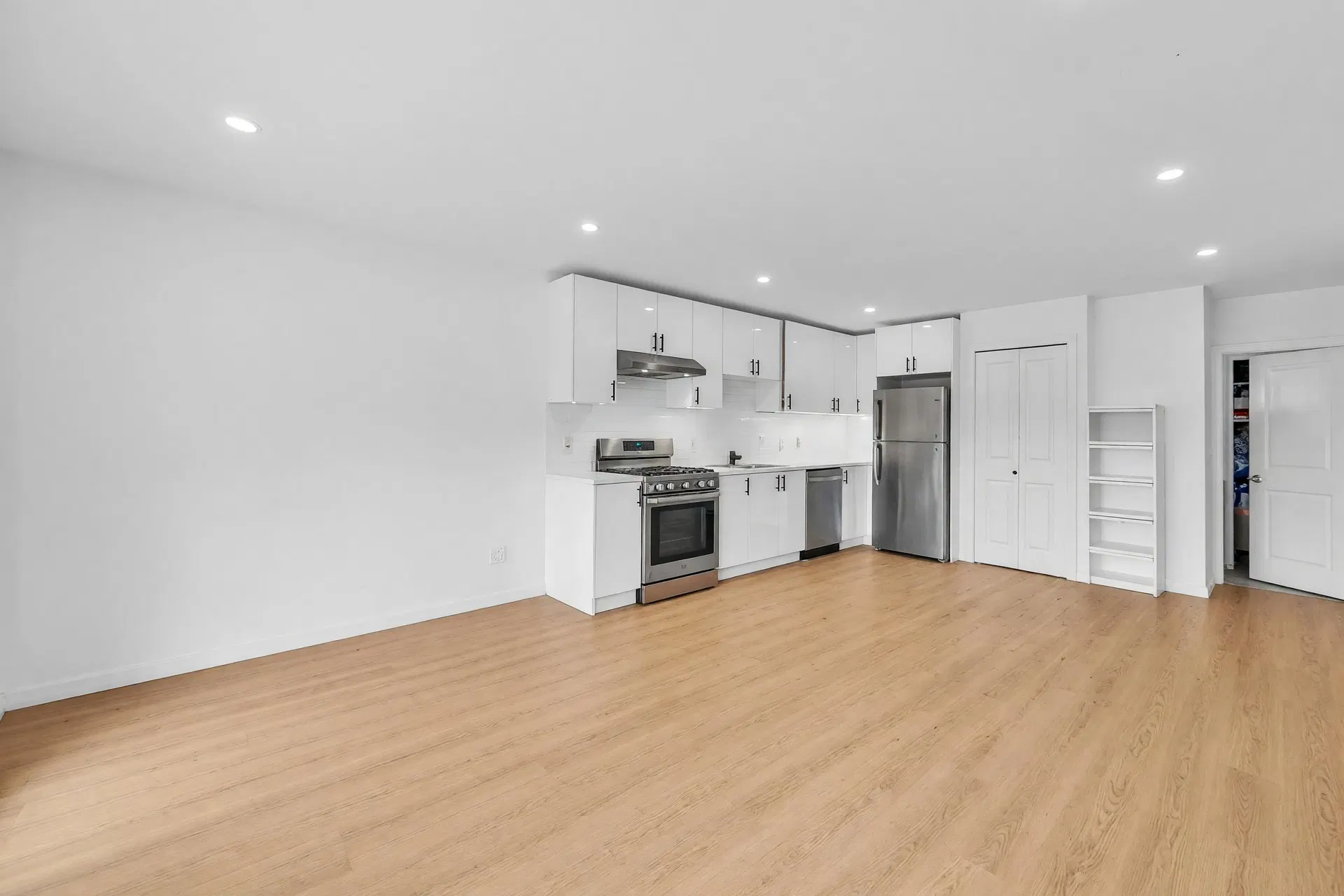 Photo 2 of 17 at 425 E 57th Avenue