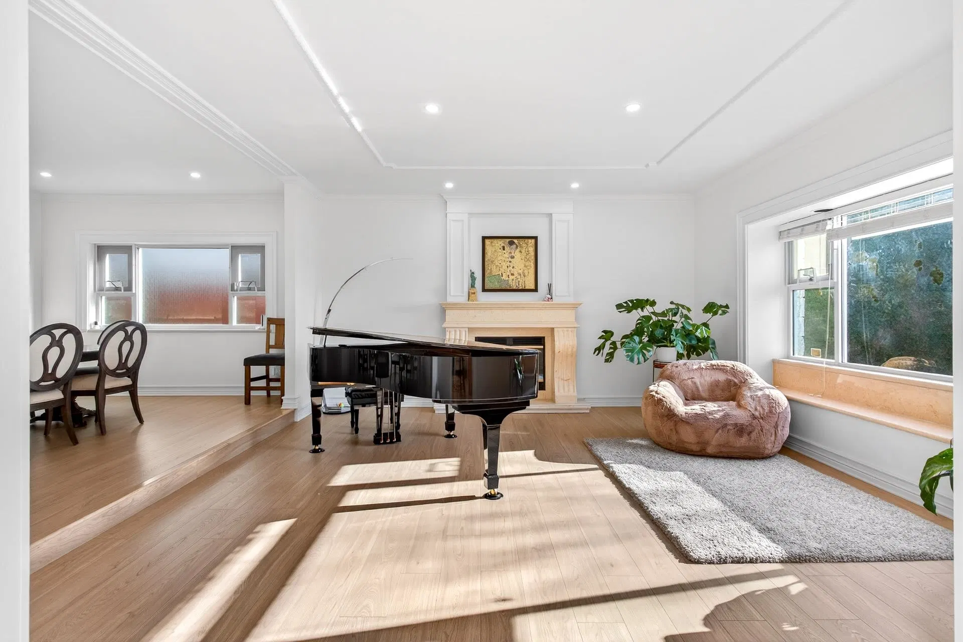 Photo 4 of 29 at 1369 W 55th Avenue
