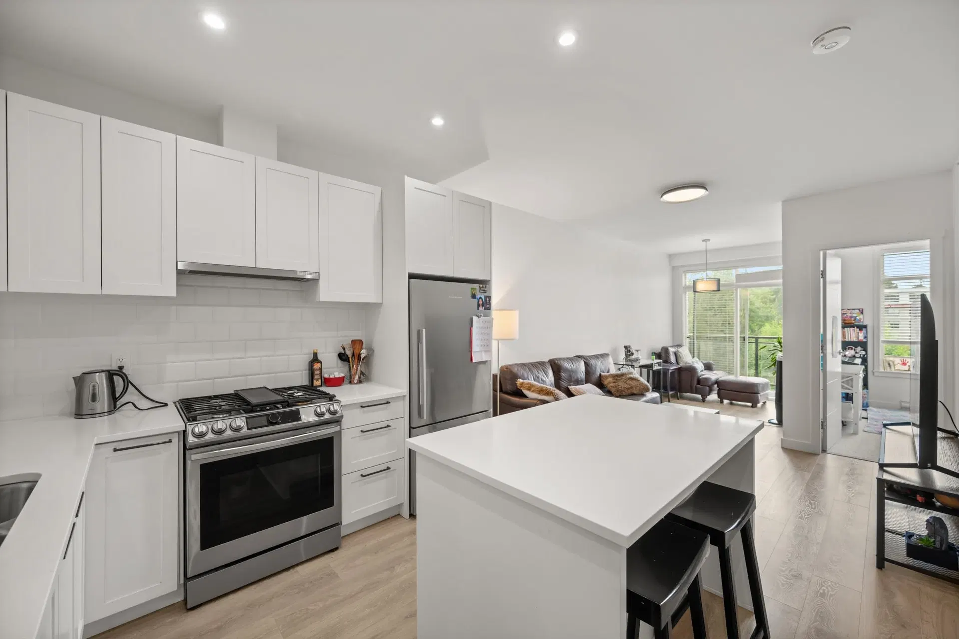 Photo 3 of 20 at #424 – 5415 Brydon Crescent