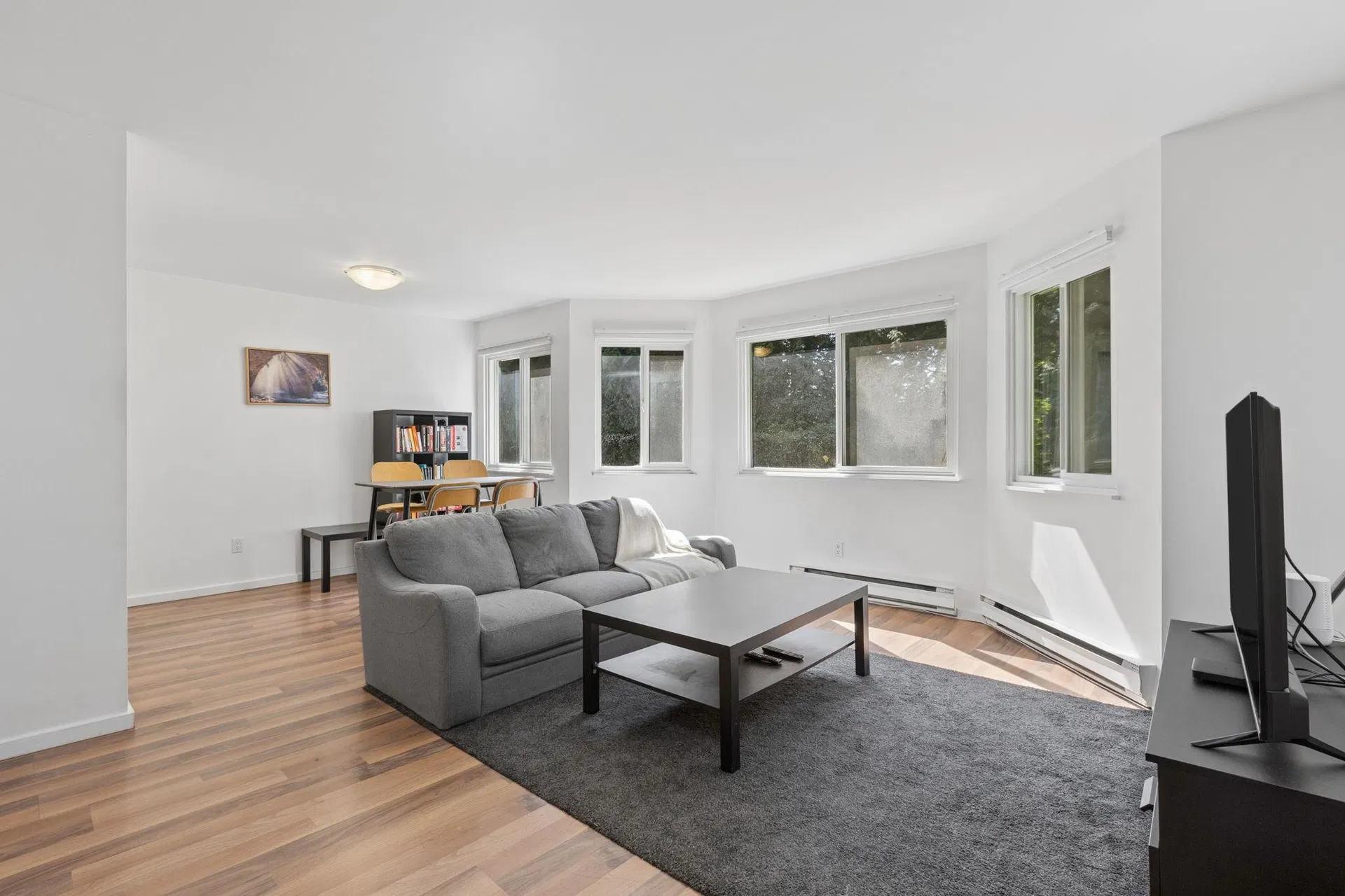 #405 – 9880 Manchester Drive
