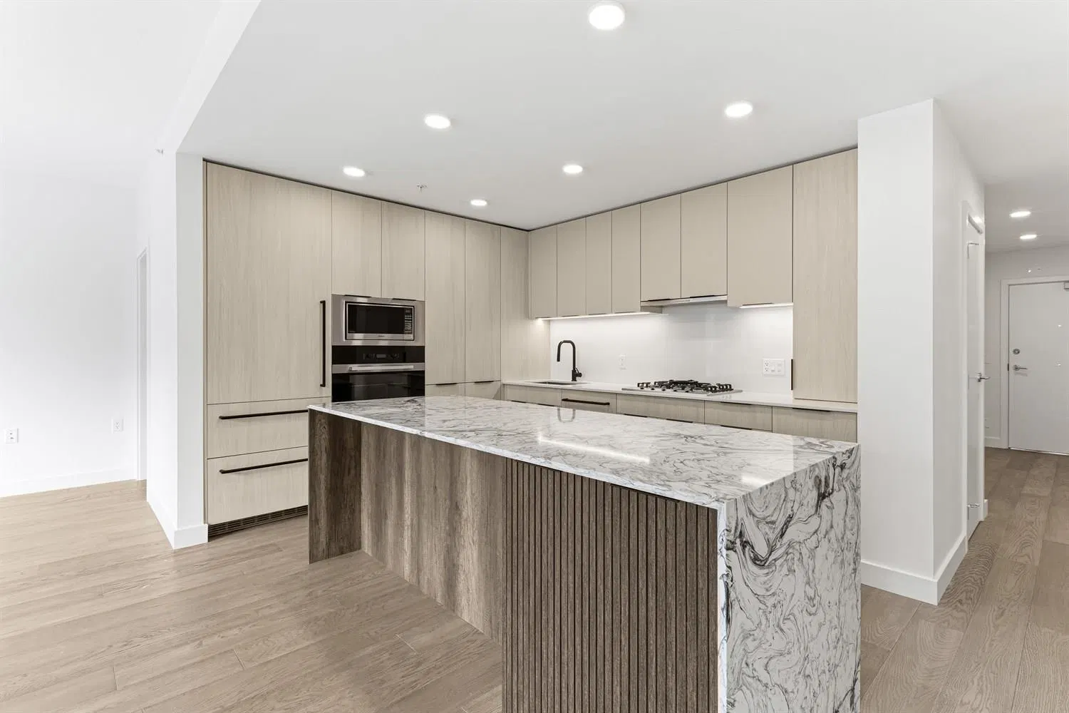 #205 – 3590 39th Avenue