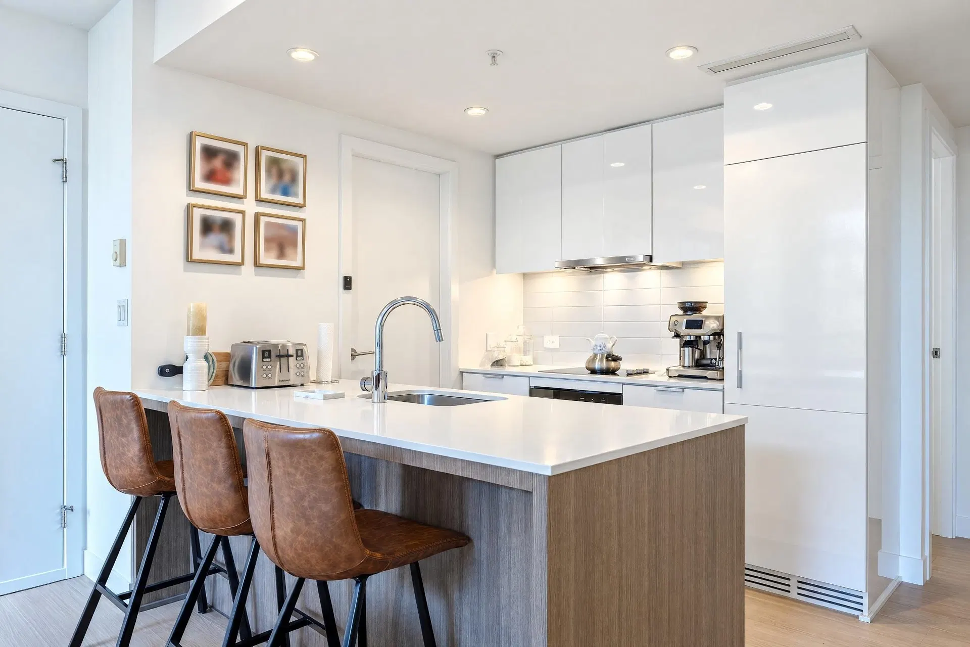 Photo 2 of 21 at #309 – 1308 Hornby Street