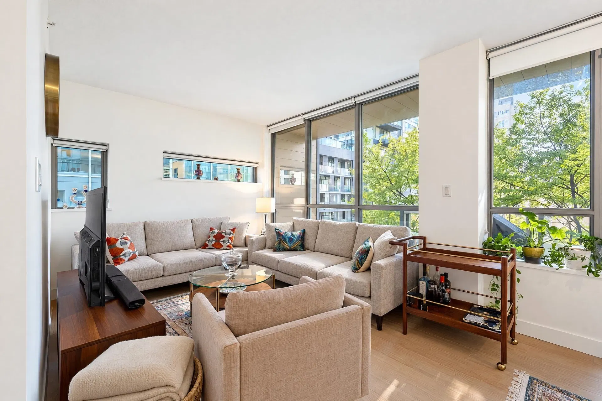 Photo 4 of 21 at #309 – 1308 Hornby Street