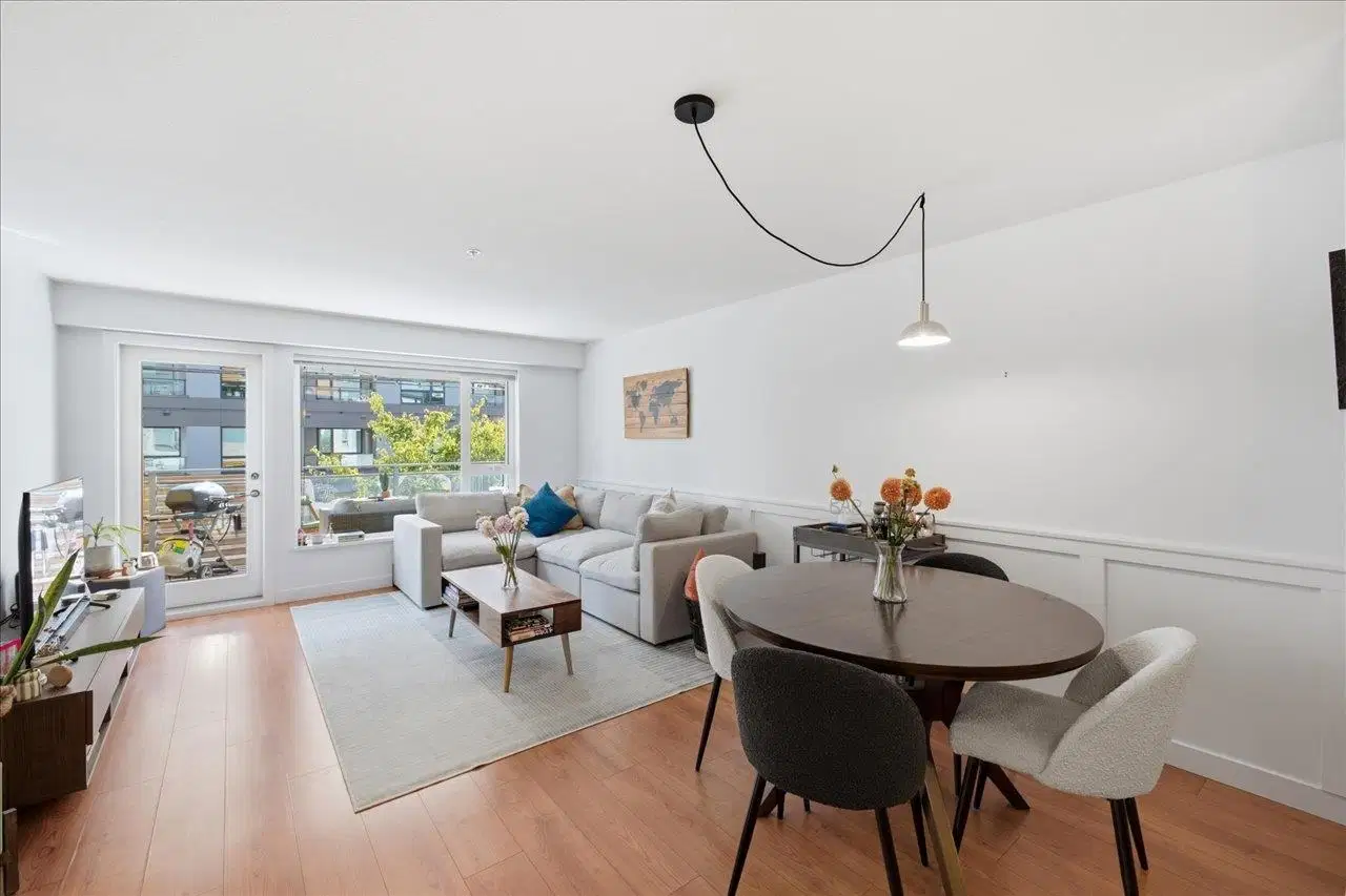 #102 – 221 3rd Street