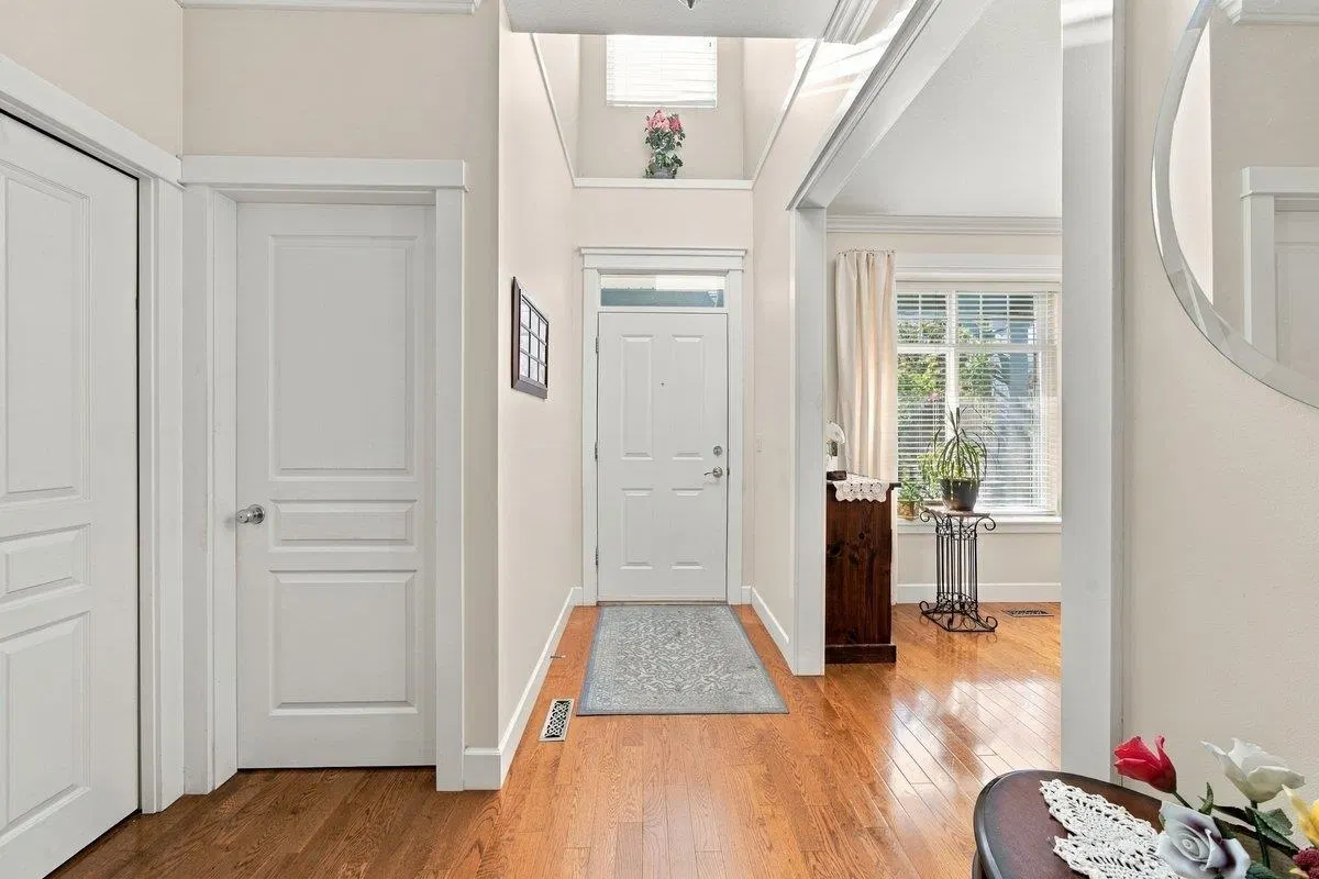 Photo 4 of 31 at 18589 67 Avenue