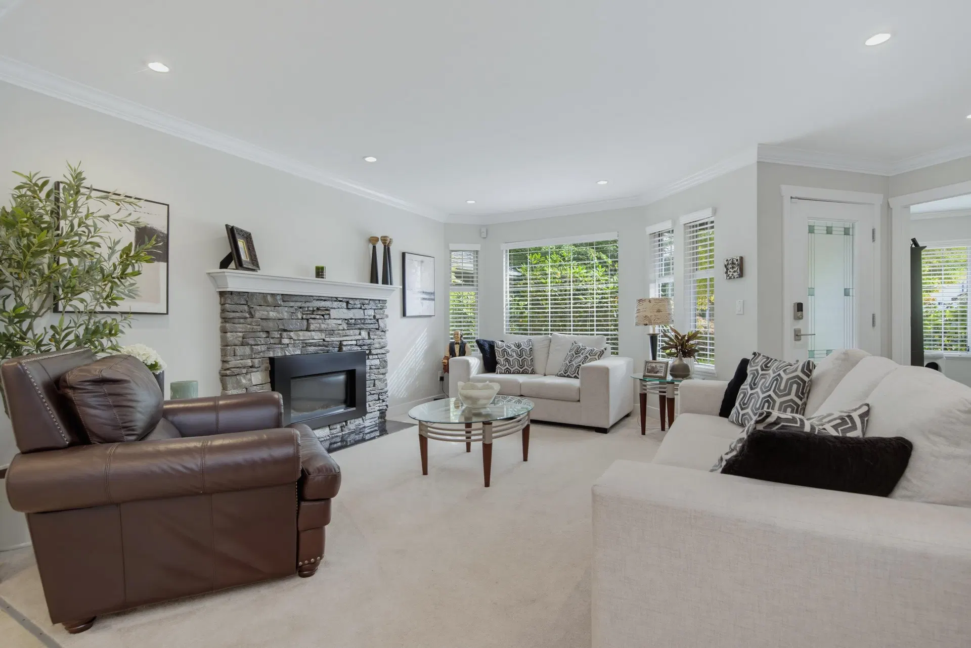 Photo 5 of 40 at 5695 185 Street