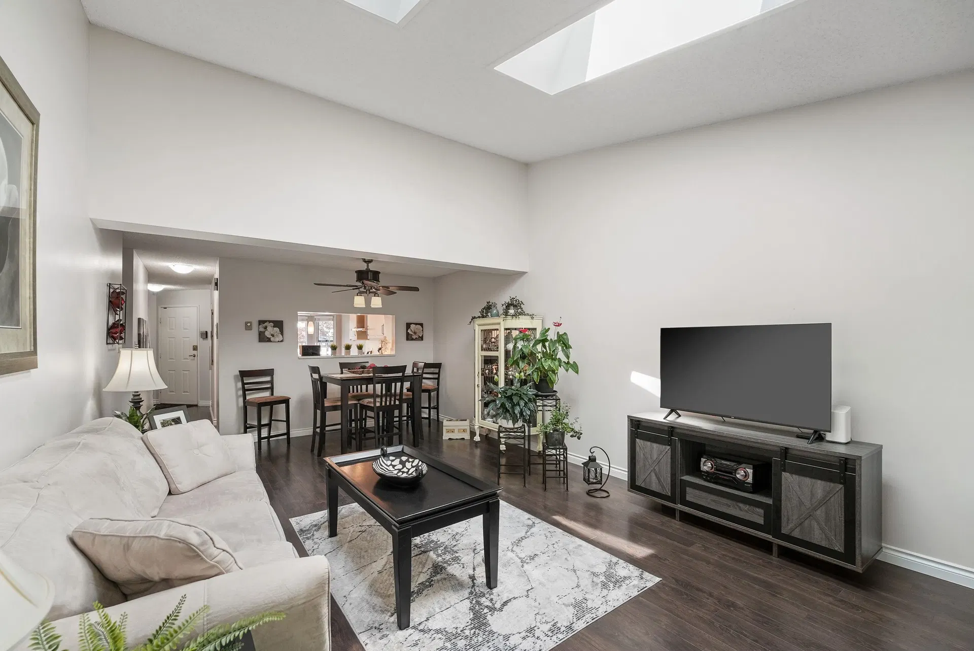 Photo 4 of 27 at #21 – 6537 138 Street