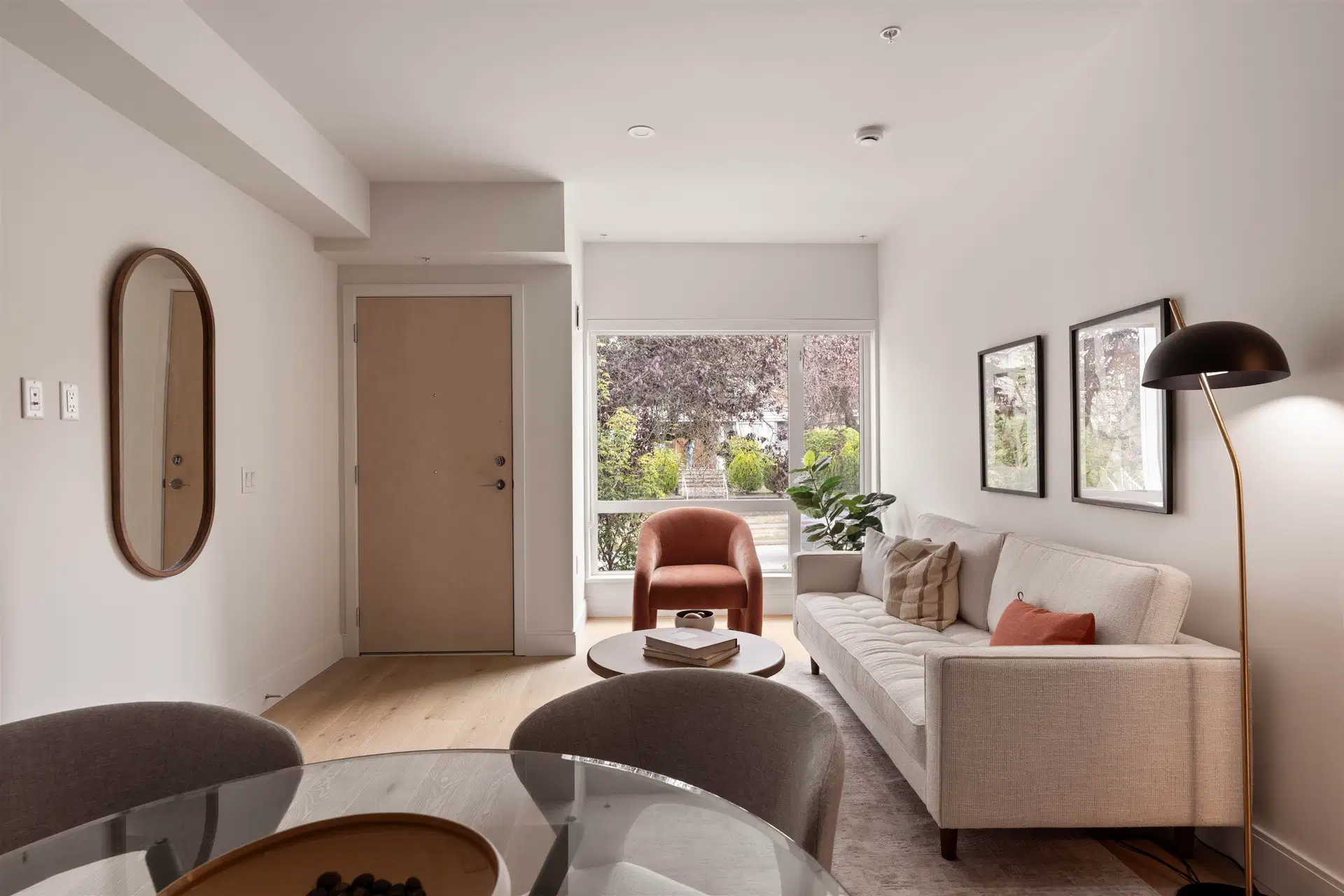 #207 – 378 45th Avenue