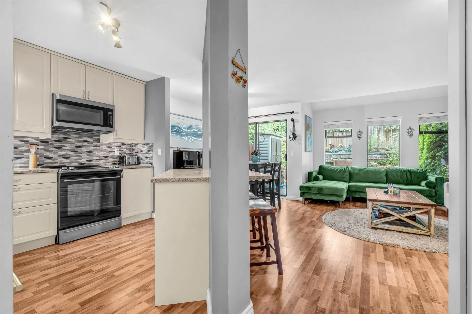 Photo 5 of 23 at #3 – 98 Begin Street