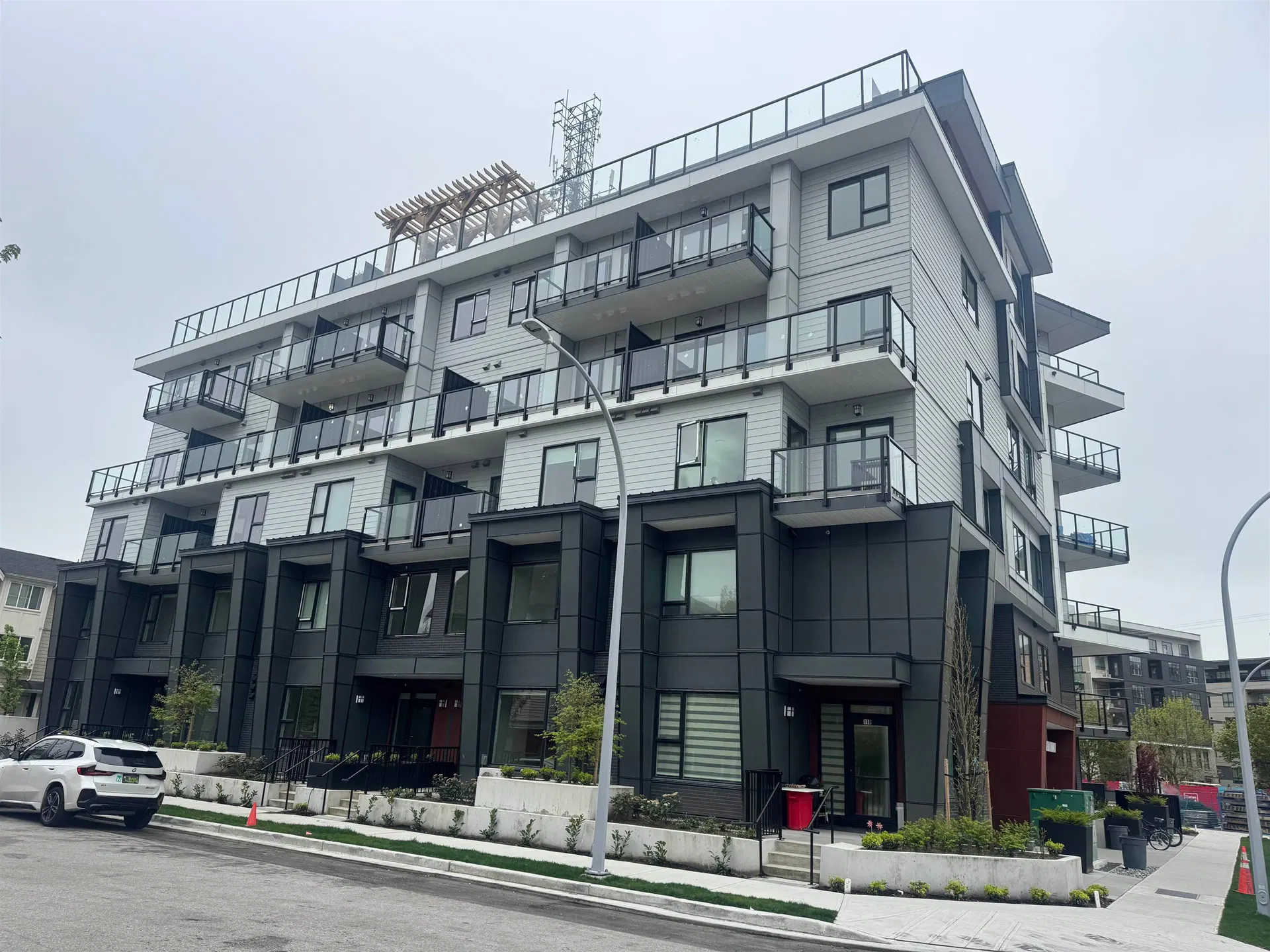 #303 – 15739 Fraser Highway
