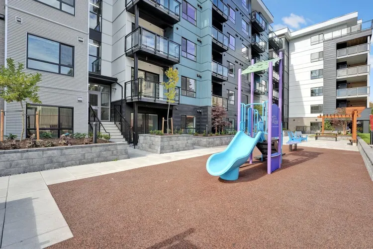 Photo 4 of 32 at #419 – 33886 Pine Street