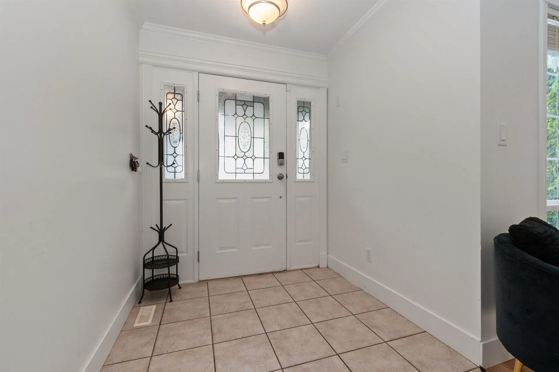 Photo 5 of 39 at 5390 Westwood Drive