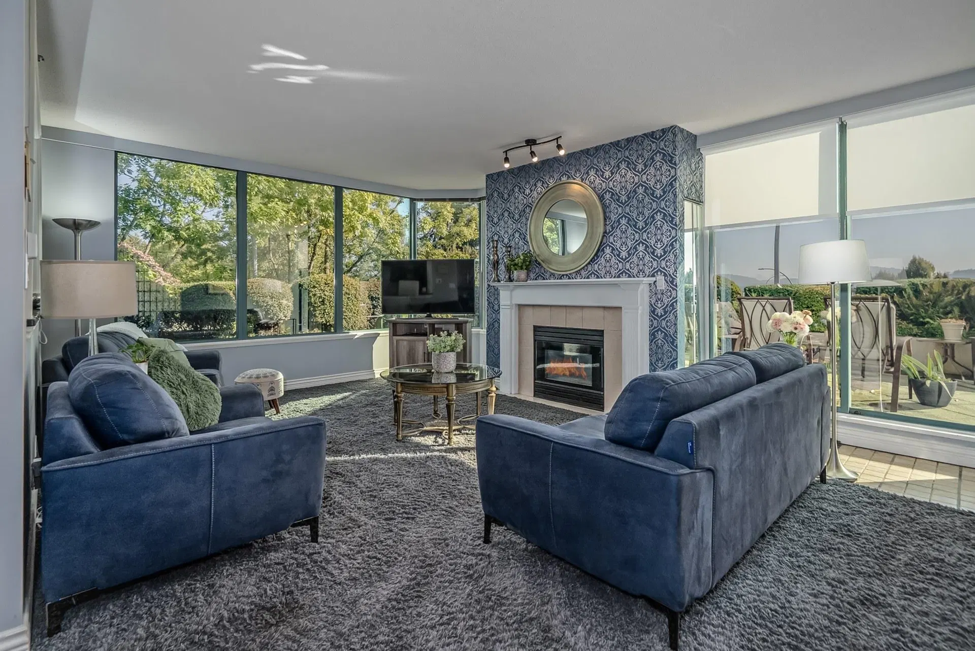 Photo 2 of 40 at #302 – 32330 South Fraser Way