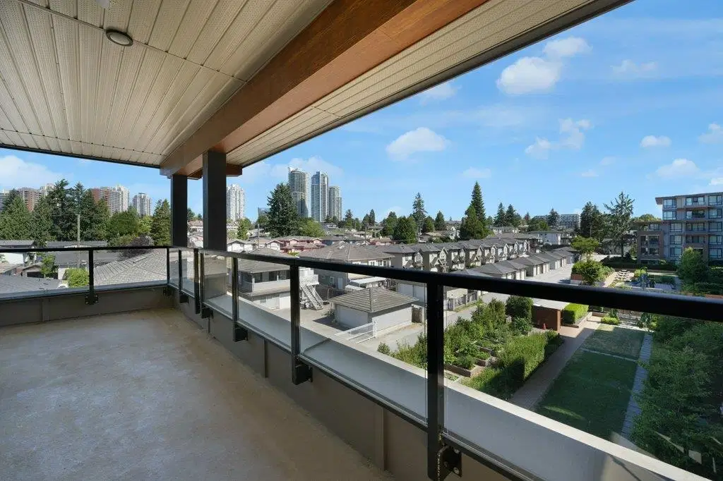 #421 – 7588 16th Street