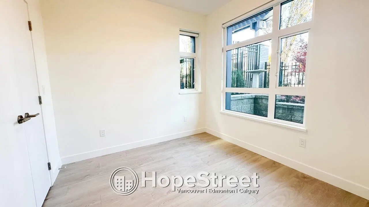 Photo 5 of 13 at #11 – 6309 Oak Street