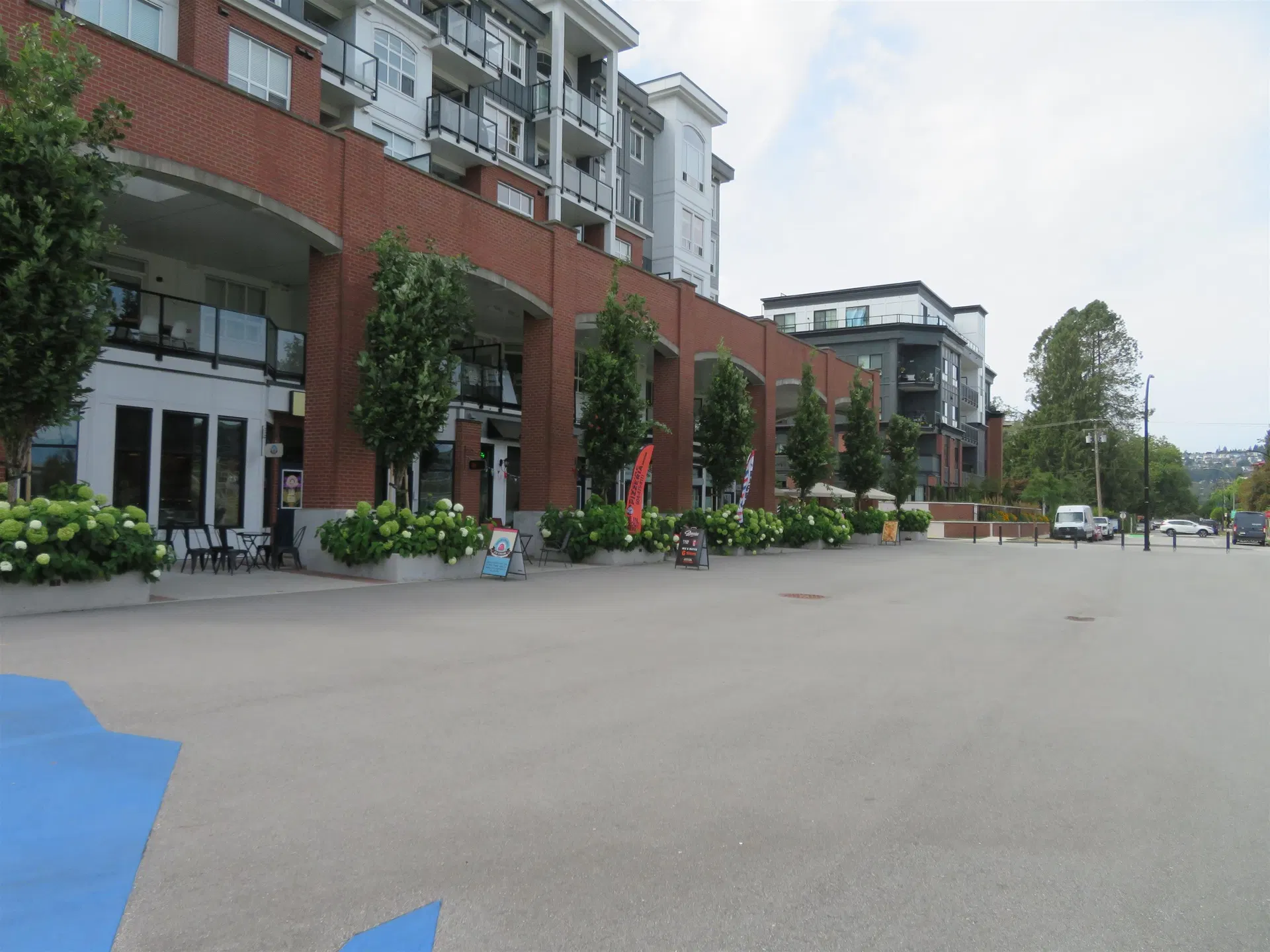 Photo 4 of 40 at #3320 – 2180 Kelly Avenue