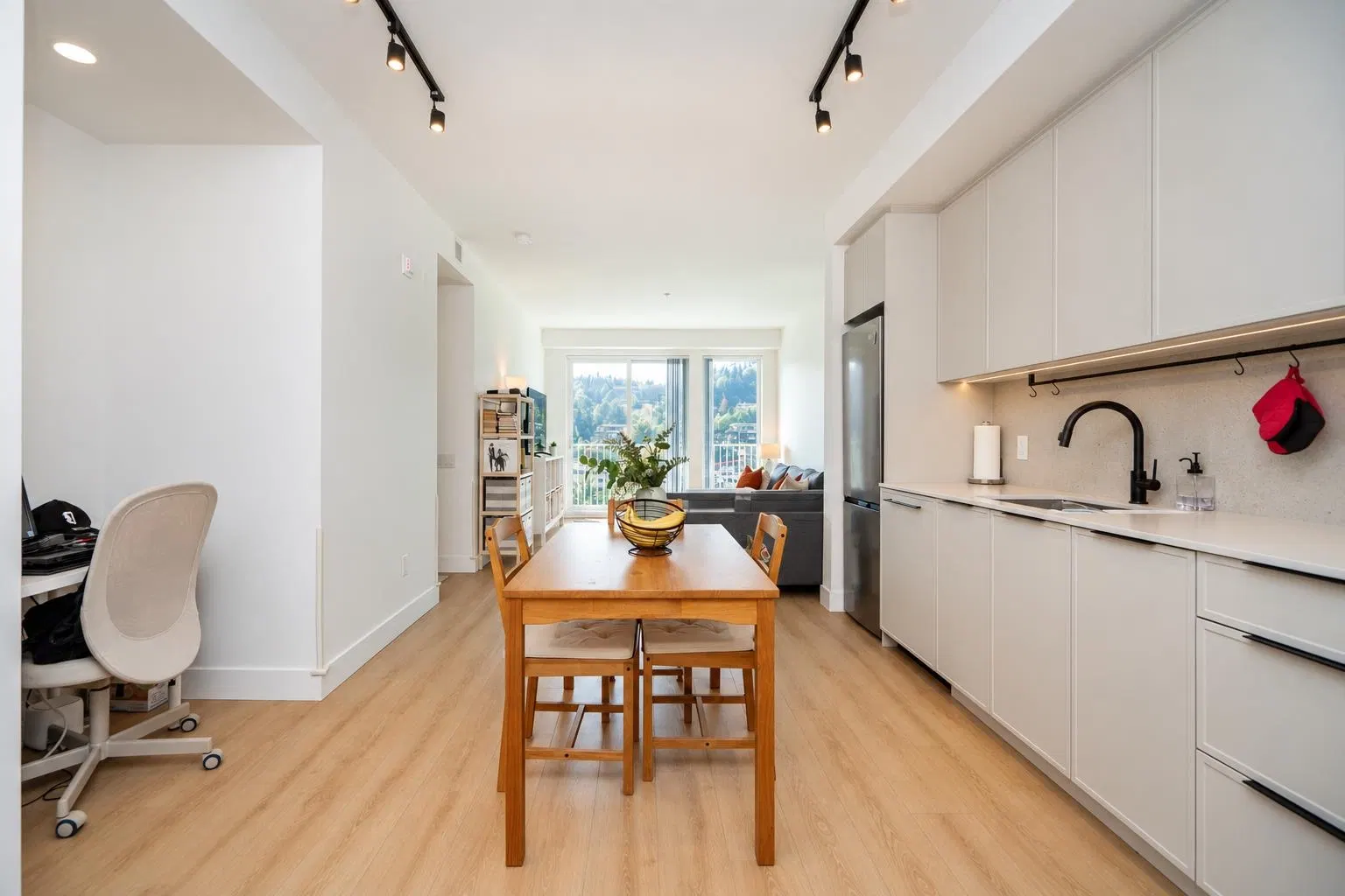 Photo 4 of 37 at #603 – 3055 Murray Street