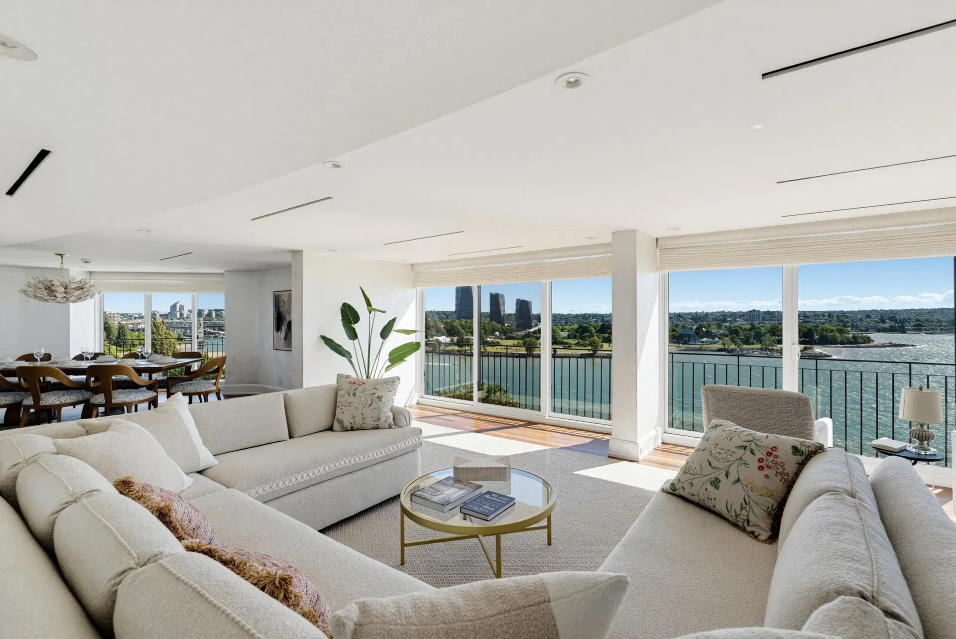 Photo 2 of 40 at #1301 – 1575 Beach Avenue