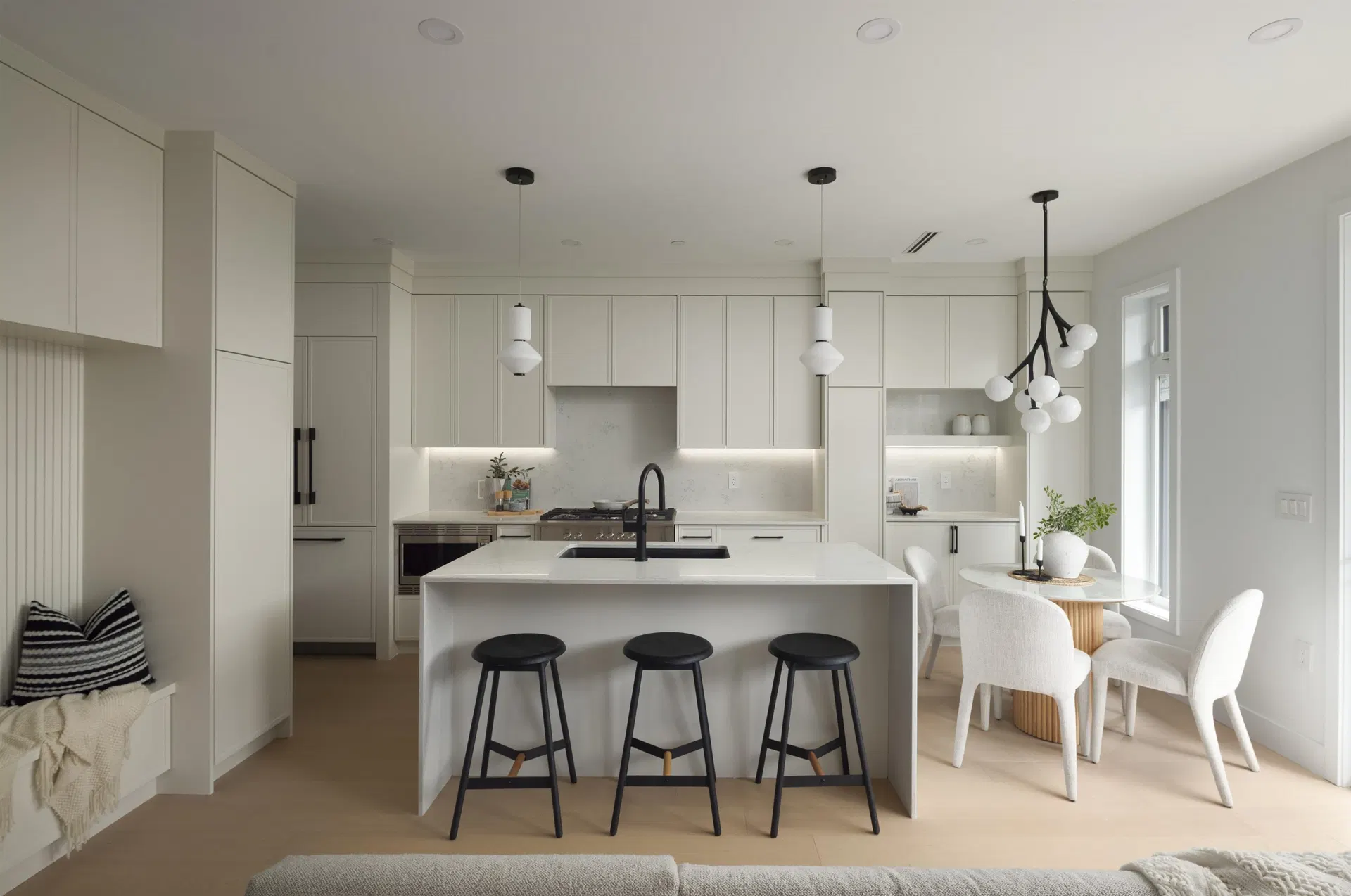 Photo 3 of 37 at #4 – 419 W 23rd Avenue
