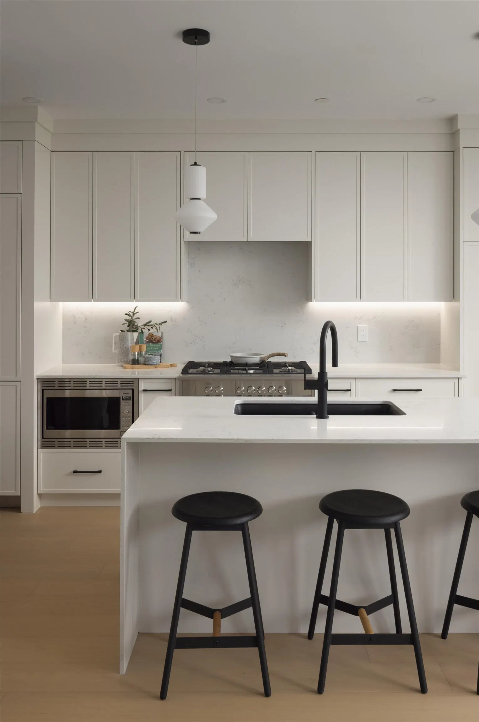 Photo 5 of 37 at #4 – 419 W 23rd Avenue