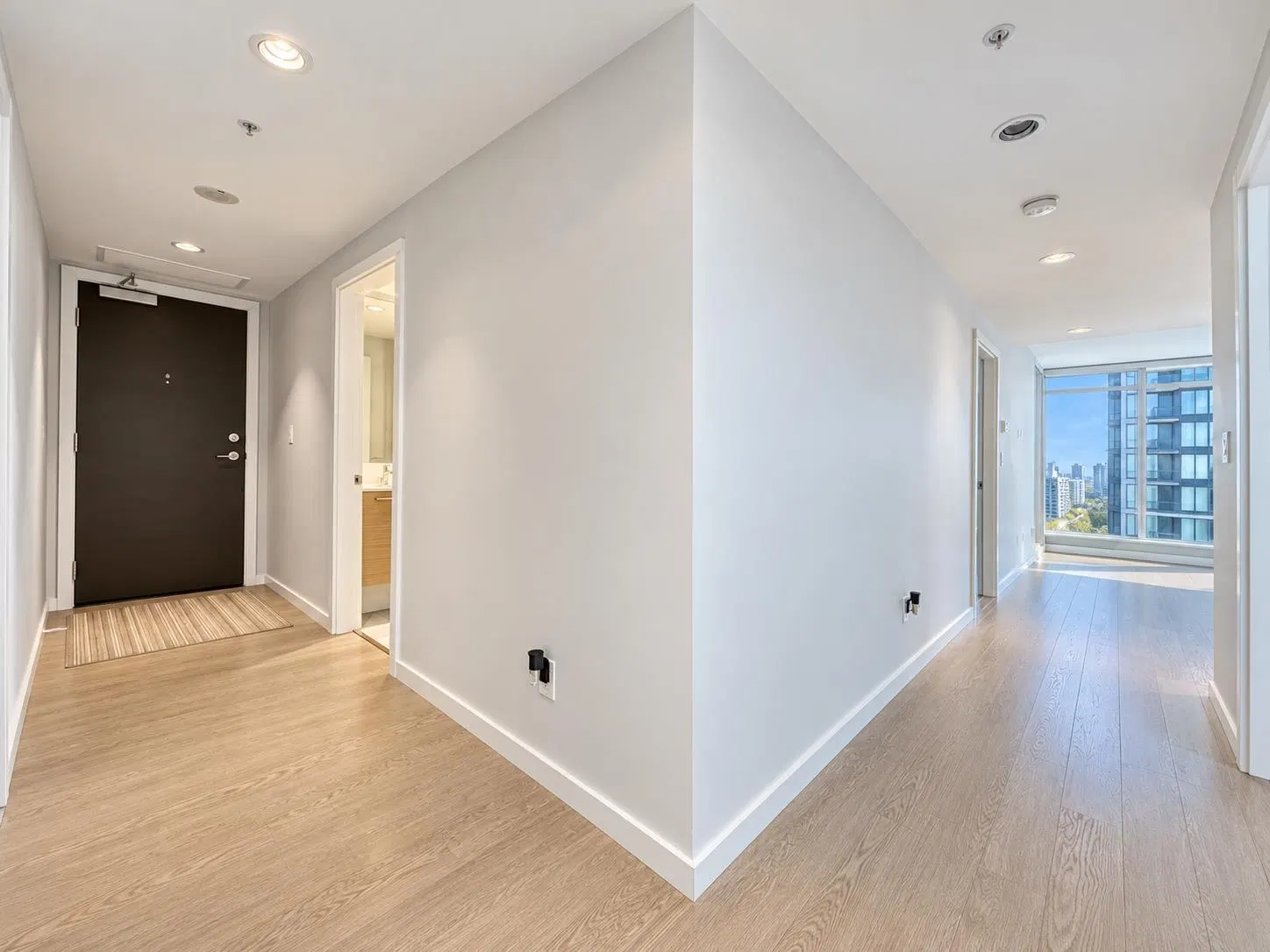 Photo 5 of 18 at #1003 – 6700 Dunblane Avenue
