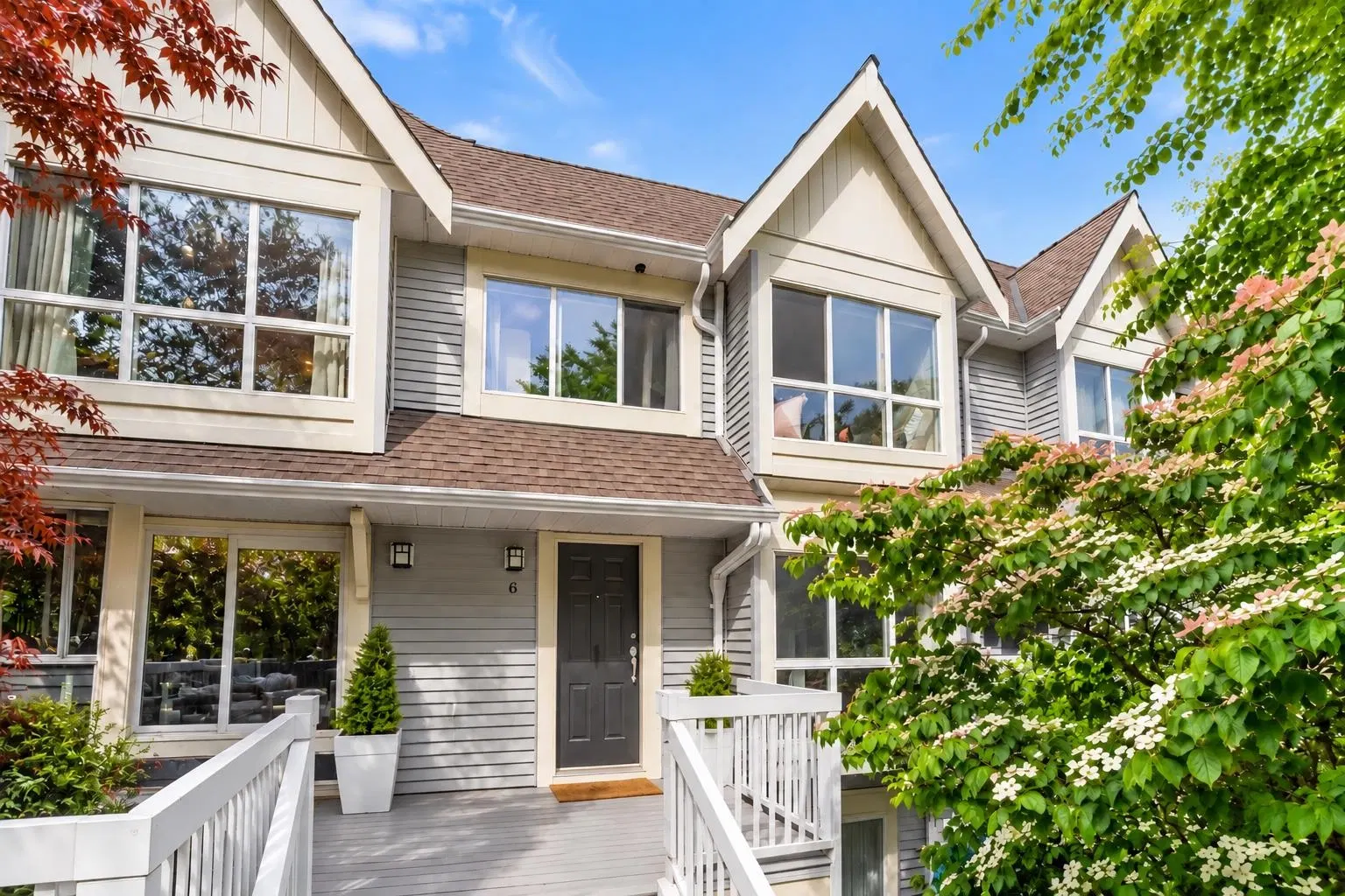 #6 – 1073 Lynn Valley Road