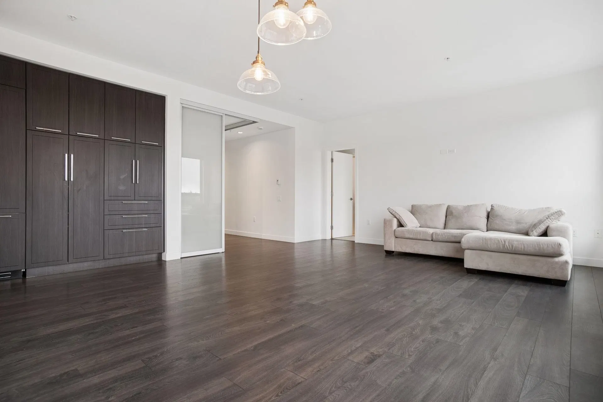 Photo 2 of 33 at #608 – 6677 Cambie Street
