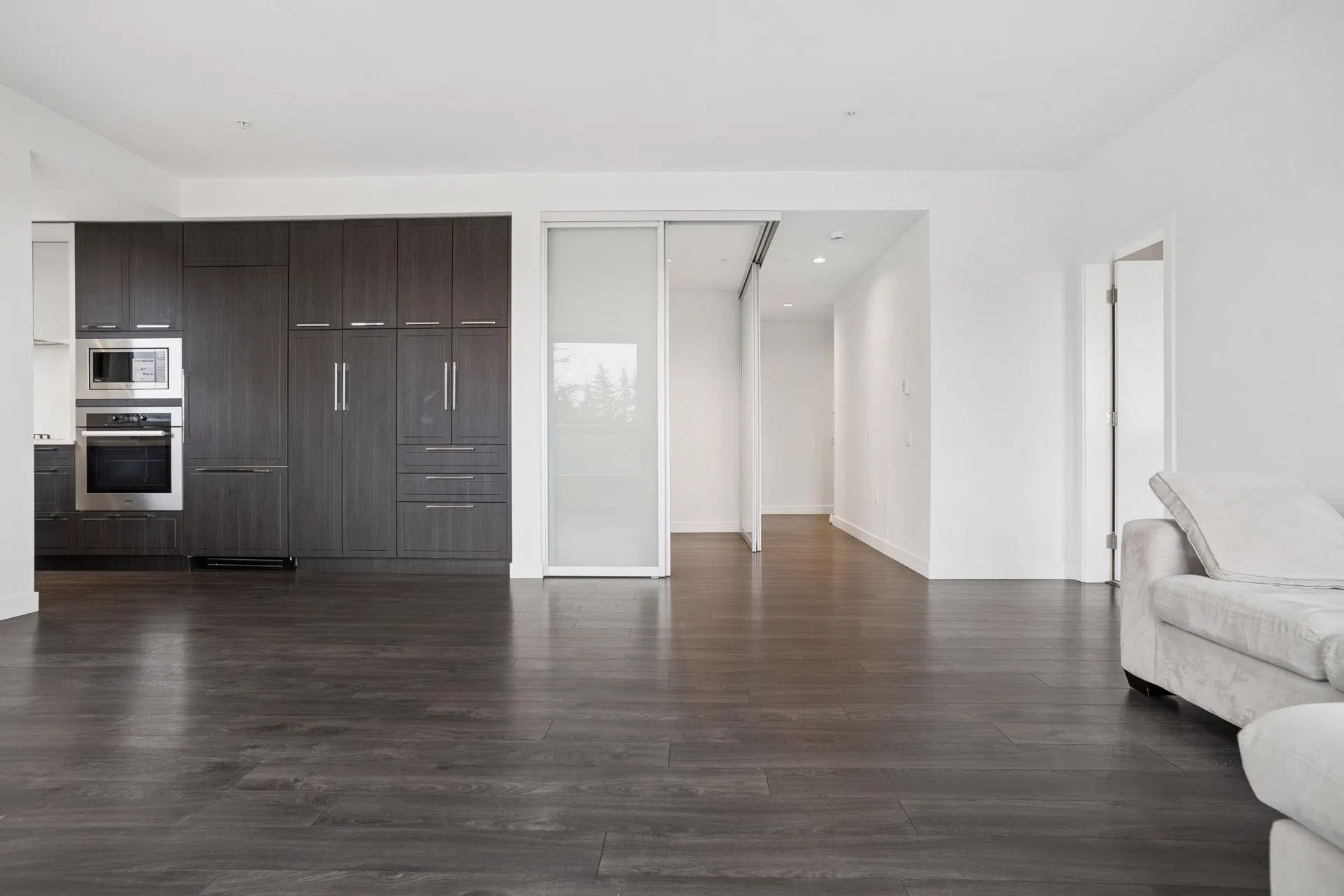 Photo 5 of 33 at #608 – 6677 Cambie Street