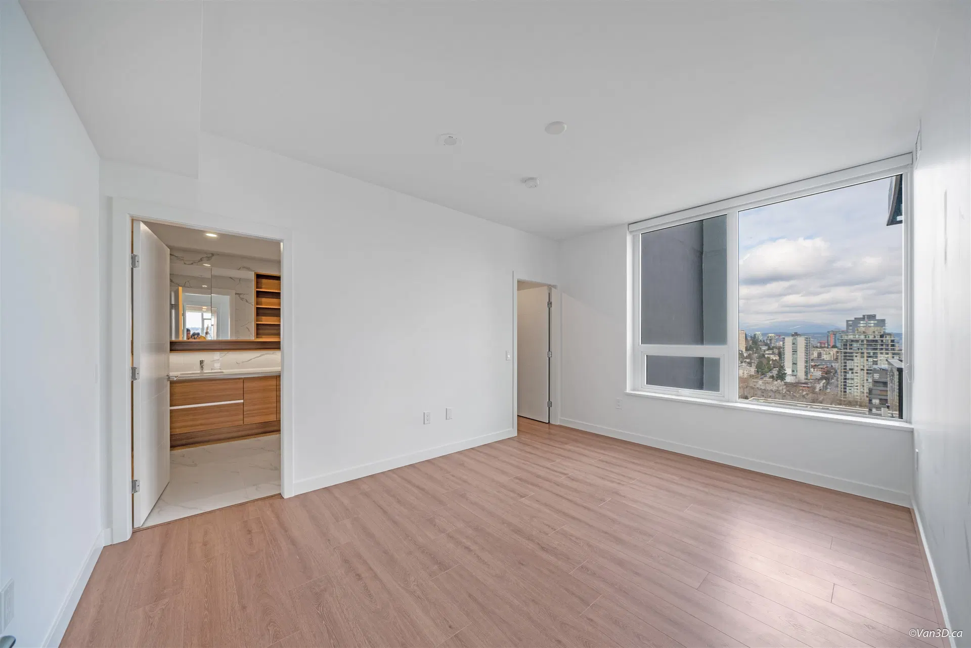 Photo 5 of 34 at #3103 – 823 Carnarvon Street